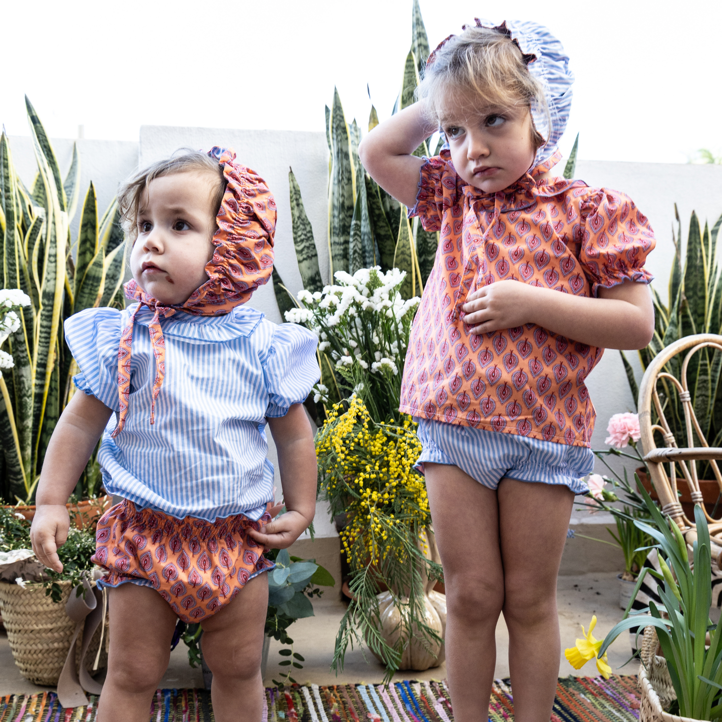 PRE-ORDER Dalia sett med stripet bluse og med vendbar kyse og shorts