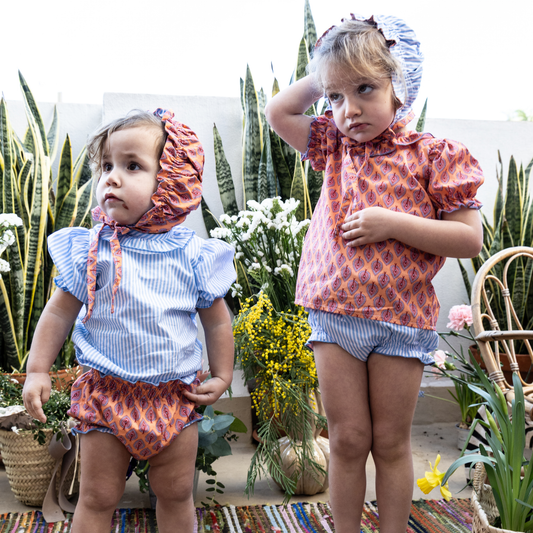 PRE-ORDER Dalia sett med stripet bluse og med vendbar kyse og shorts