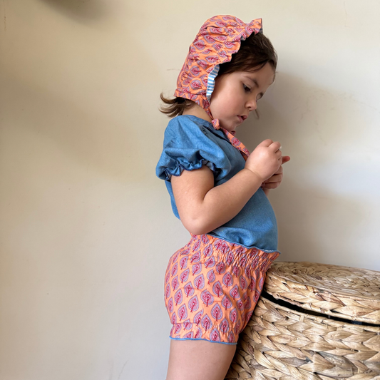 PRE-ORDER Dalia sett med denimbluse, og vendbar kyse og shorts