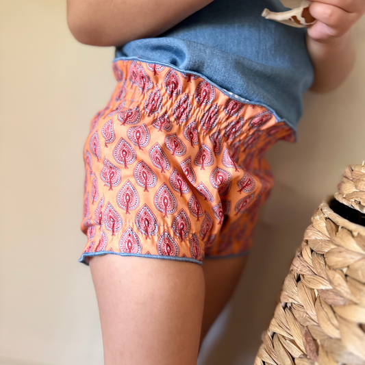 PRE-ORDER Dalia sett med denimbluse, og vendbar kyse og shorts